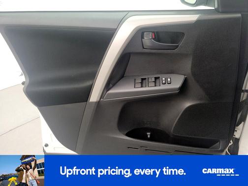 White 2016 Toyota RAV4 LE