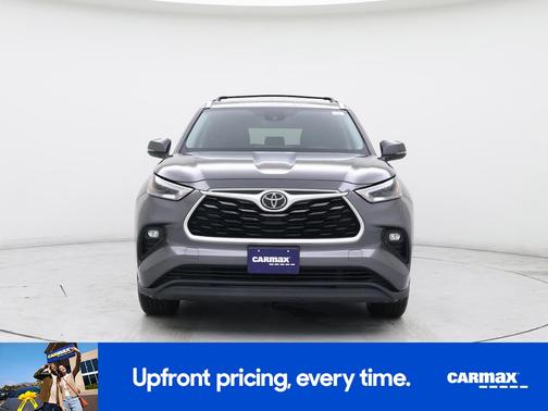 Gray 2021 Toyota Highlander XLE