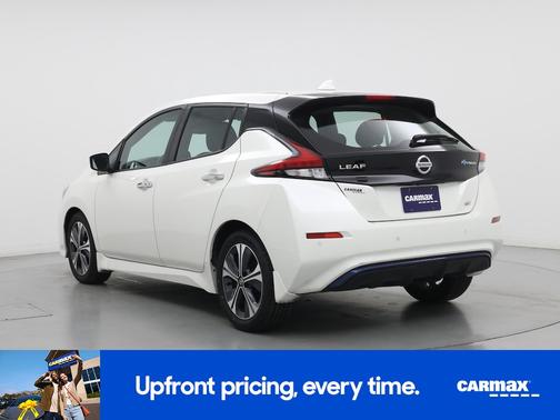 White 2022 Nissan Leaf SV