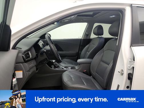 White 2018 Kia Niro EX