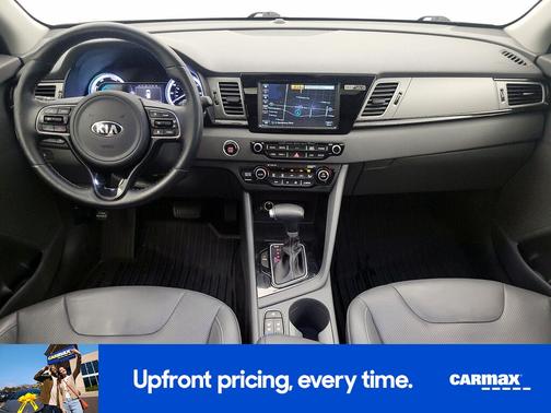 White 2018 Kia Niro EX