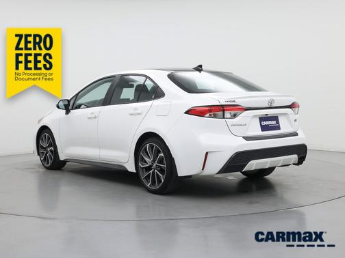 White 2022 Toyota Corolla SE