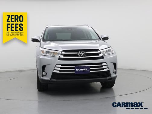 Silver 2017 Toyota Highlander XLE