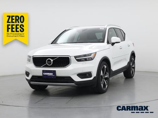 White 2020 Volvo XC40 T5 Momentum