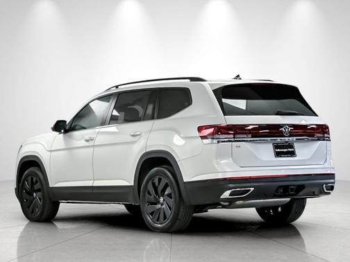 Opal White Pearl 2026 Volkswagen Atlas 2.0T SE w/Technology