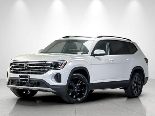 Opal White Pearl 2026 Volkswagen Atlas 2.0T SE w/Technology
