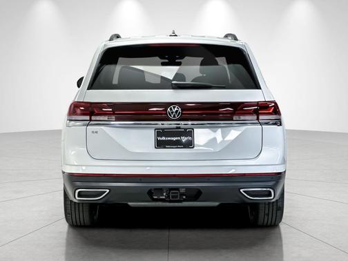 Opal White Pearl 2026 Volkswagen Atlas 2.0T SE w/Technology