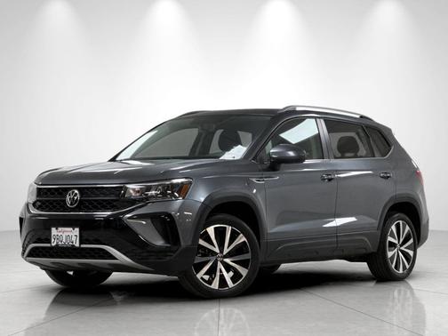 Platinum Gray Metallic 2022 Volkswagen Taos 1.5T SE