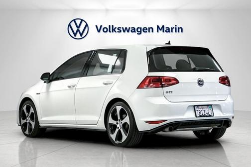 2016 Volkswagen Golf GTI 2.0T S 4-Door
