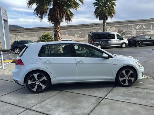 2016 Volkswagen Golf GTI 2.0T S 4-Door