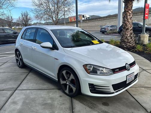 2016 Volkswagen Golf GTI 2.0T S 4-Door