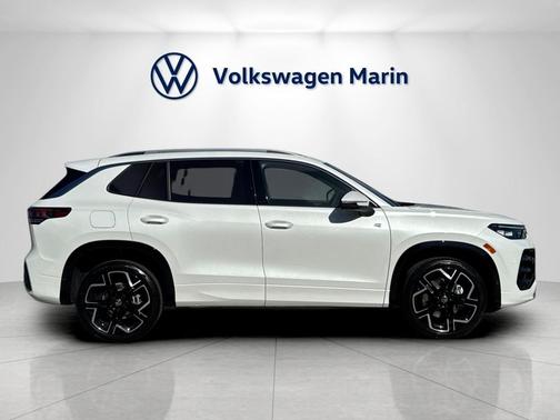 2026 Volkswagen Tiguan 2.0T SEL R-Line 4MOTION