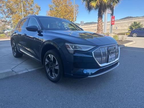 2021 Audi e-tron Prestige