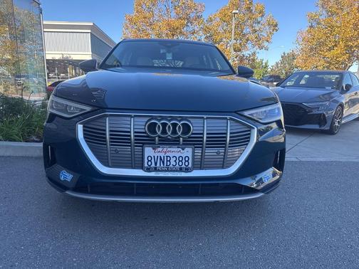 2021 Audi e-tron Prestige