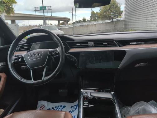 2022 Audi e-tron Sportback S line Premium Plus