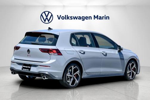 2025 Volkswagen Golf GTI 2.0T SE DSG