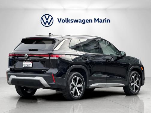 2025 Volkswagen Tiguan 2.0T SE 4MOTION