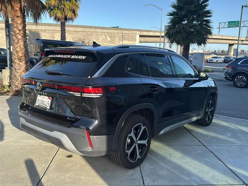 2025 Volkswagen Tiguan 2.0T SE 4MOTION