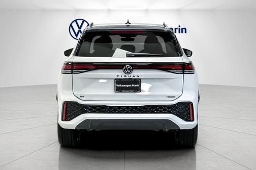 2026 Volkswagen Tiguan 2.0T SE R-Line Black 4MOTION