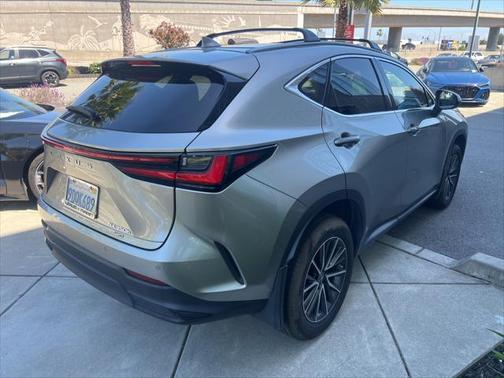 2022 Lexus NX 350h Premium
