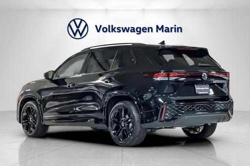 2025 Volkswagen Tiguan 2.0T SE R-Line Black