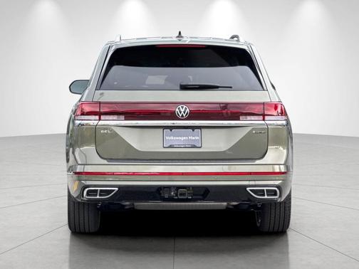 Avocado Green Pearl 2026 Volkswagen Atlas 2.0T SEL Premium R-Line 4MOTION