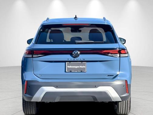 Monterey Blue Pearl 2026 Volkswagen Tiguan 2.0T SE 4MOTION