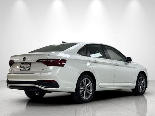 Opal White Pearl 2023 Volkswagen Jetta 1.5T SE