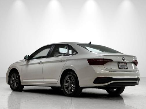 Opal White Pearl 2023 Volkswagen Jetta 1.5T SE