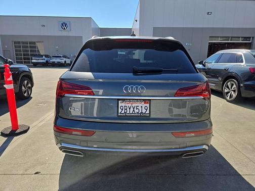 2022 Audi Q5 45 S line Premium