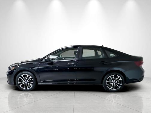 Deep Black Pearl 2026 Volkswagen Jetta 1.4T S