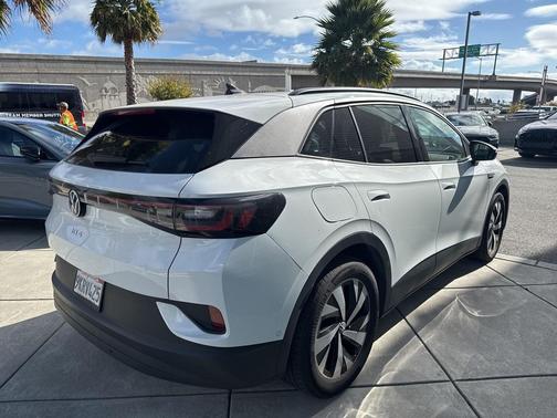 2023 Volkswagen ID.4 Pro