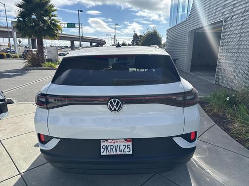2023 Volkswagen ID.4 Pro