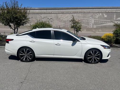 2021 Nissan Altima SR VC-Turbo FWD