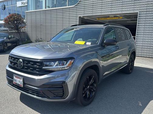 Platinum Gray Metallic 2023 Volkswagen Atlas 3.6L SEL
