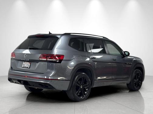 Platinum Gray Metallic 2023 Volkswagen Atlas 3.6L SEL