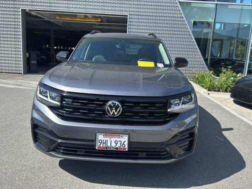 Platinum Gray Metallic 2023 Volkswagen Atlas 3.6L SEL