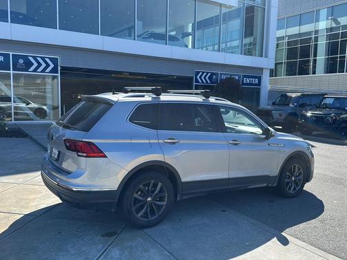 Pyrite Silver Metallic 2023 Volkswagen Tiguan 2.0T SE