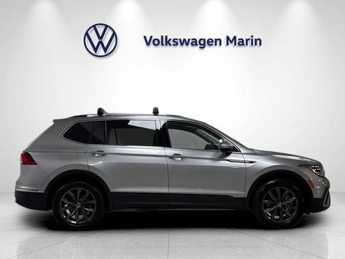 Pyrite Silver Metallic 2023 Volkswagen Tiguan 2.0T SE