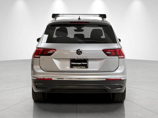 Pyrite Silver Metallic 2023 Volkswagen Tiguan 2.0T SE