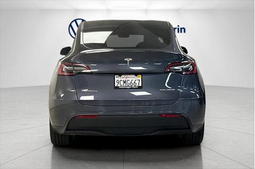 2022 Tesla Model Y Long Range Dual Motor All-Wheel Drive