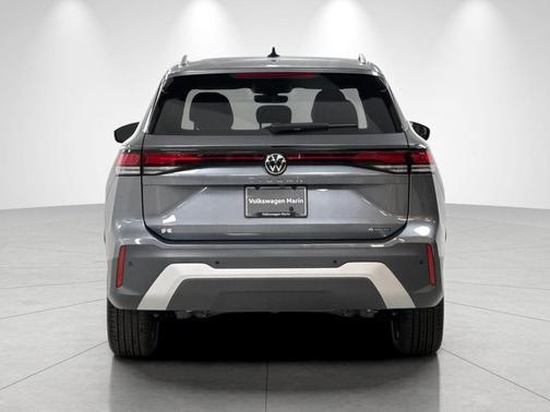platinum gray metallic 2026 Volkswagen Tiguan 2.0T SE