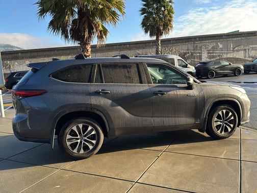 2021 Toyota Highlander Hybrid XLE