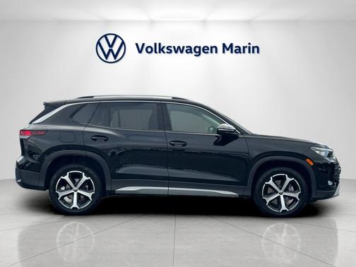 2025 Volkswagen Tiguan 2.0T SE 4MOTION