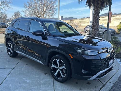 2025 Volkswagen Tiguan 2.0T SE 4MOTION