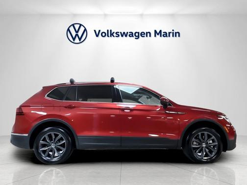 Kings Red Metallic 2023 Volkswagen Tiguan 2.0T SE