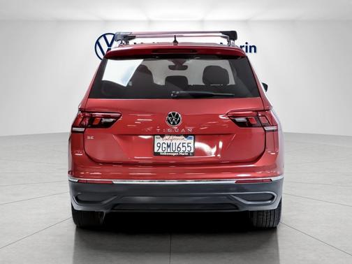 Kings Red Metallic 2023 Volkswagen Tiguan 2.0T SE