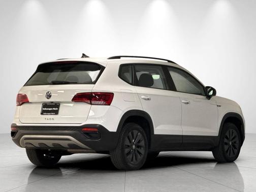 Pure White 2023 Volkswagen Taos 1.5T S