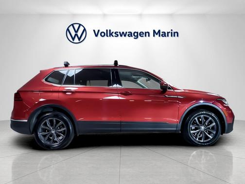 Kings Red Metallic 2023 Volkswagen Tiguan 2.0T SE