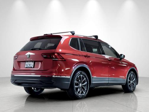 Kings Red Metallic 2023 Volkswagen Tiguan 2.0T SE